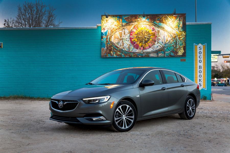  Buick Regal Sportback 2017 года  (NA) (фото 23 из 42)